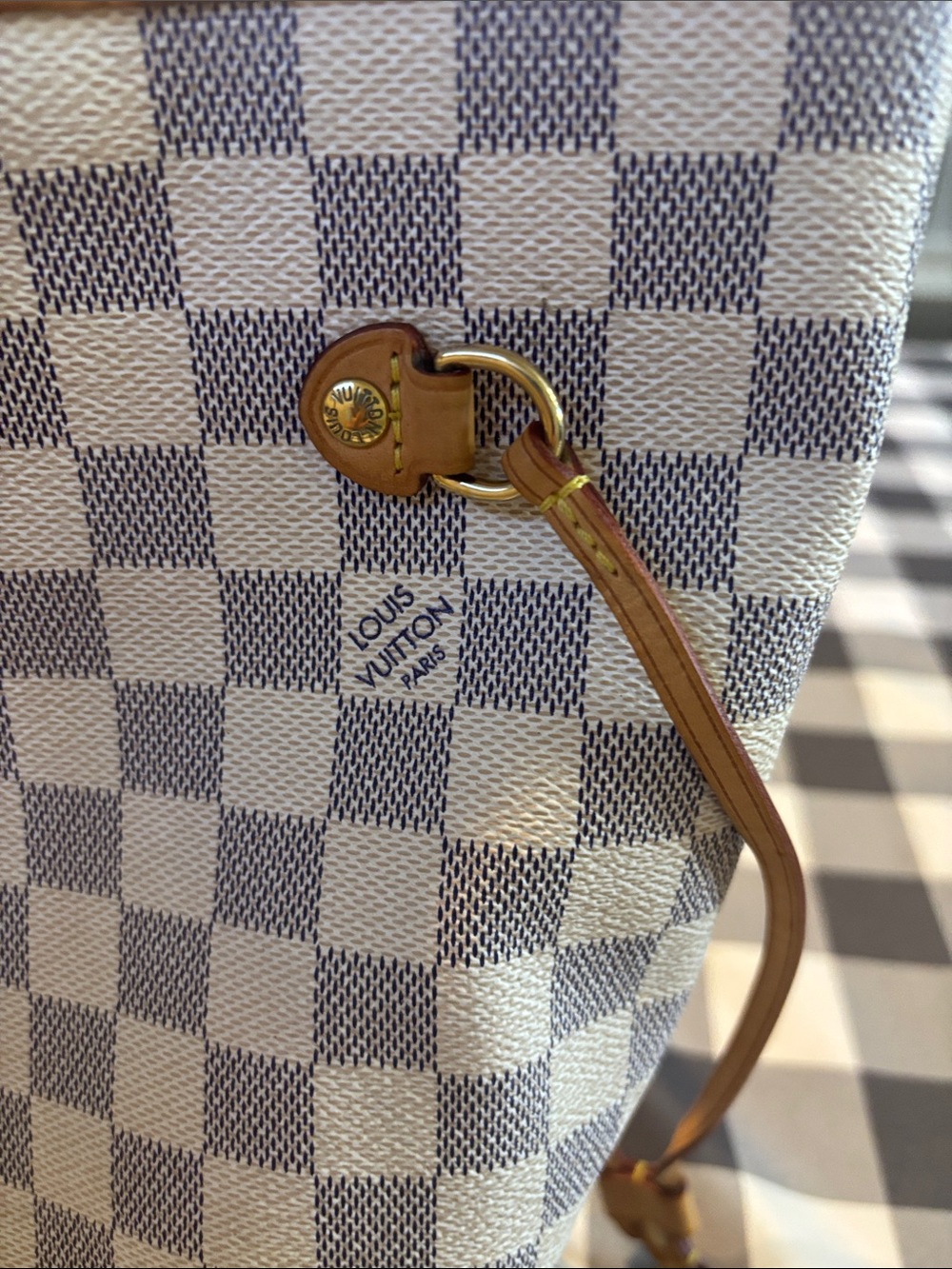 Louis Vuitton Damier Azur Checkered MM Neverfull tote in Light Gray and Cream - Picture 7 of 10
